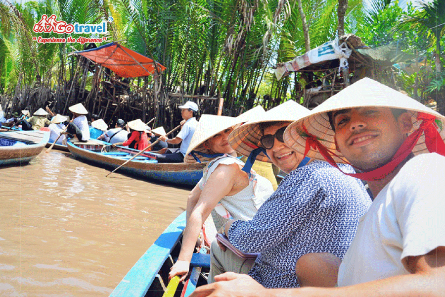 Admire The Mekong Delta on canoe